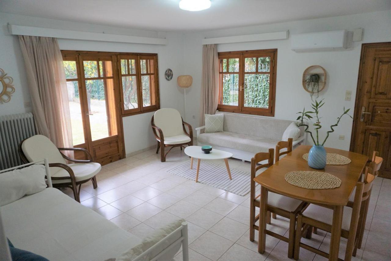 Small Theater Apartment Epidaurus 外观 照片