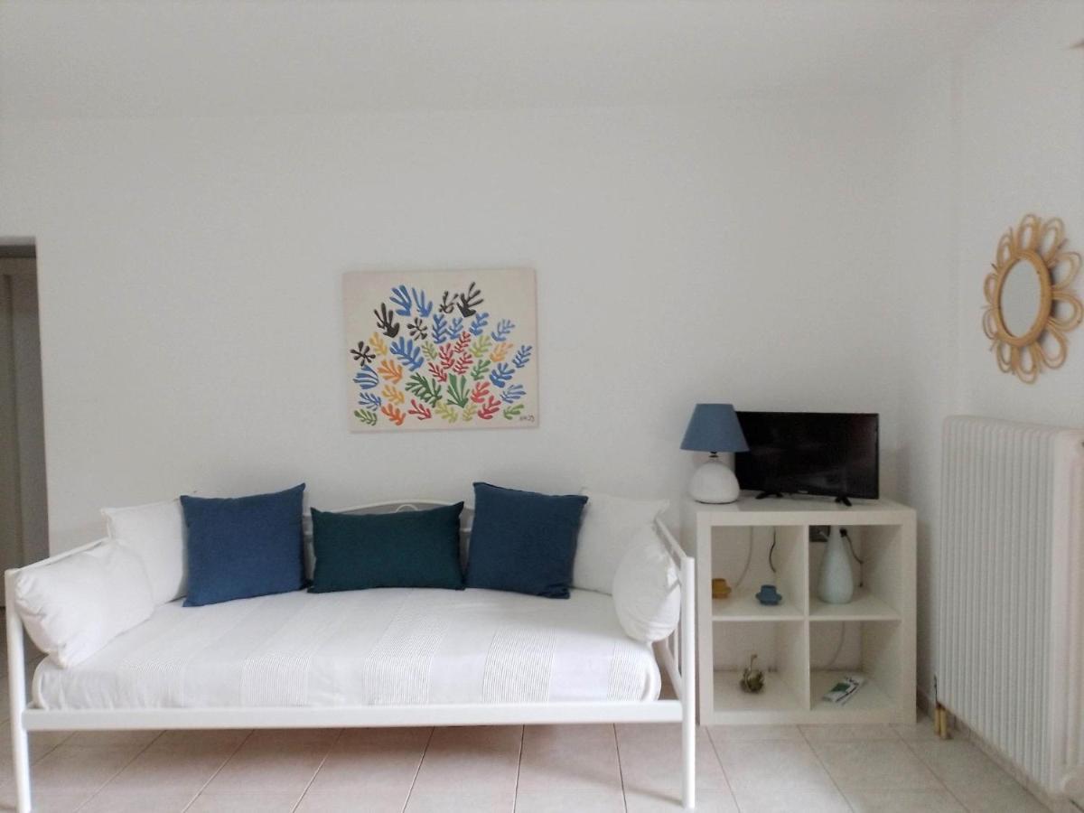 Small Theater Apartment Epidaurus 外观 照片